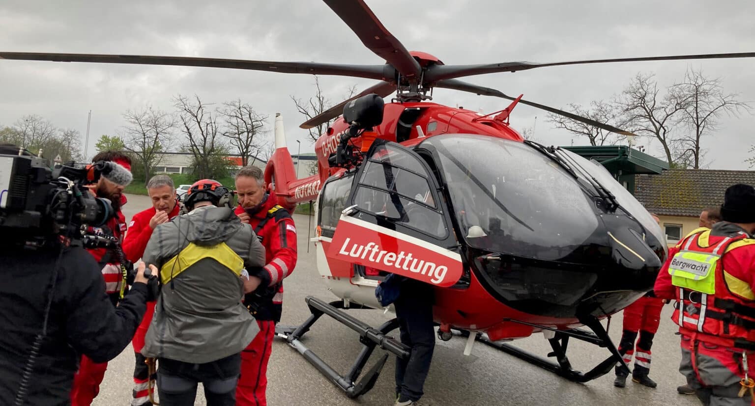 Hubschrauberwechsel Bei Der DRF Luftrettung In Freiburg | Rettungsdienst.de